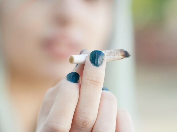 Rökande tonåring